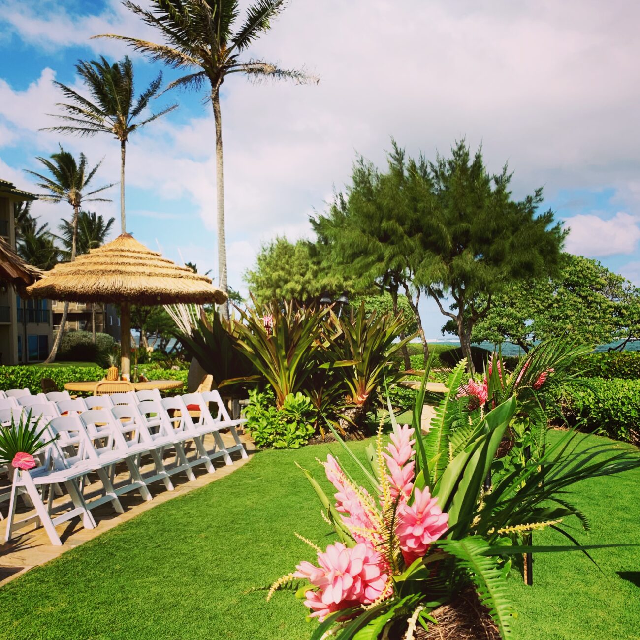 About Us - Oasis on the Beach // Kauai Oceanfront Dining